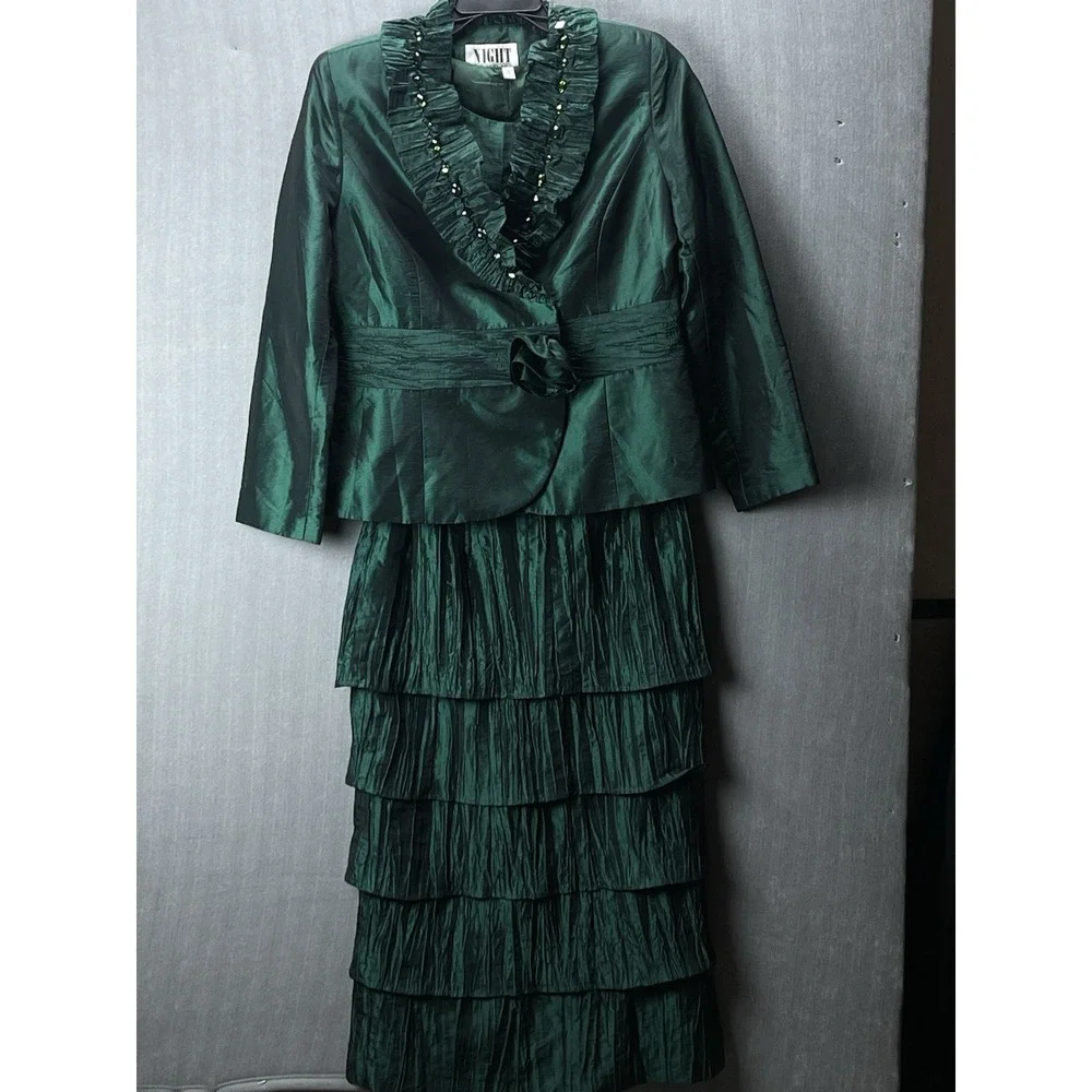 Night Studio New York 3 Piece Emerald Green Formal Skirt Suit Beaded Size 10